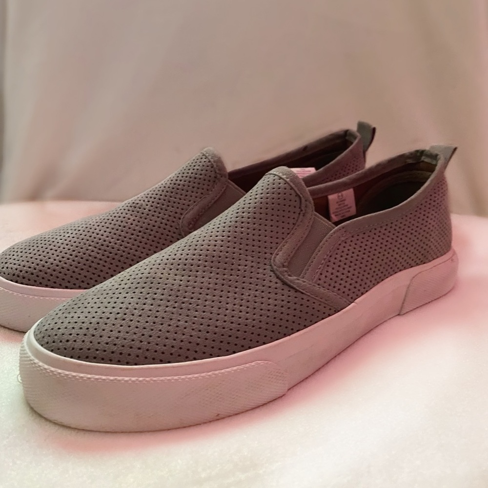 Tommy Bahama grey flat slip on shoes !!!!
